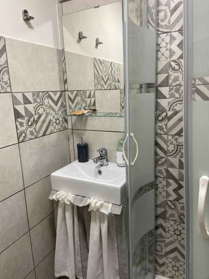Il Nido Di Tiffany Apartman Massino Visconti Kültér fotó